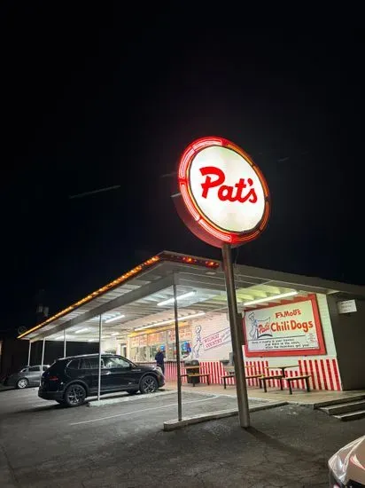 Pat's Chili Dogs