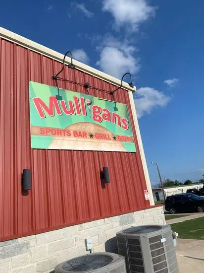 Mulligans Sports Bar , Grill and Golf