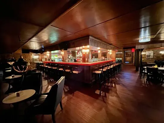 The Point Bar and Lounge