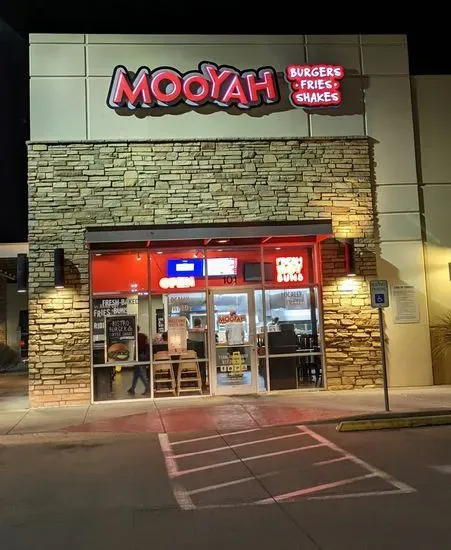 MOOYAH Burgers, Fries & Shakes