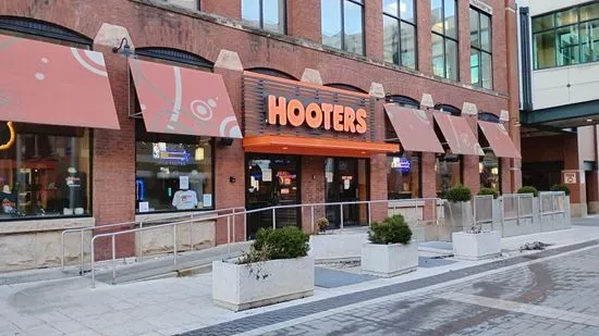 Hooters