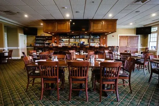 East Bay Grille at Pinehills Golf Club