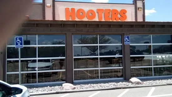 Hooters