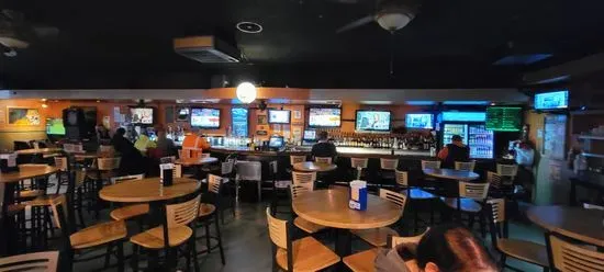 Shot Makers Sports Bar & Grill