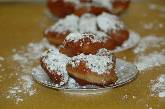 BEIGNETS 2 GO FRENCH DOUGHNUTS