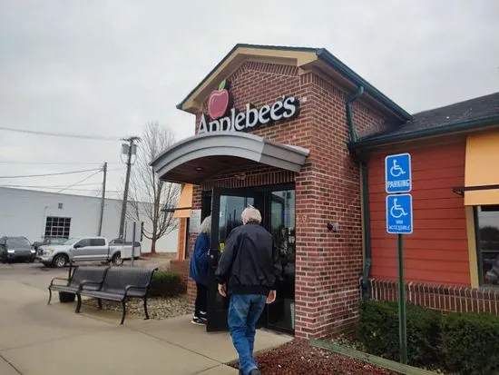 Applebee's Grill + Bar