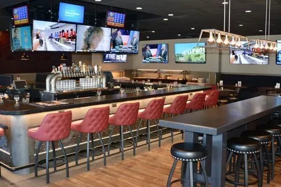 Vitale’s Sports Bar Lounge - Comstock Park