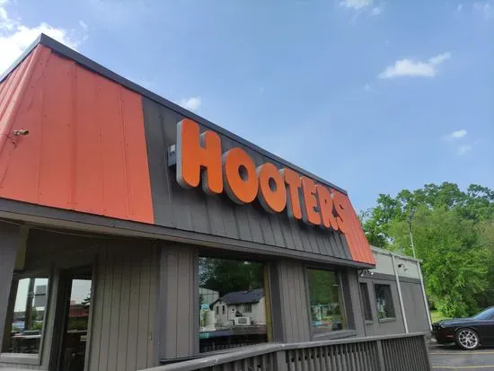 Hooters