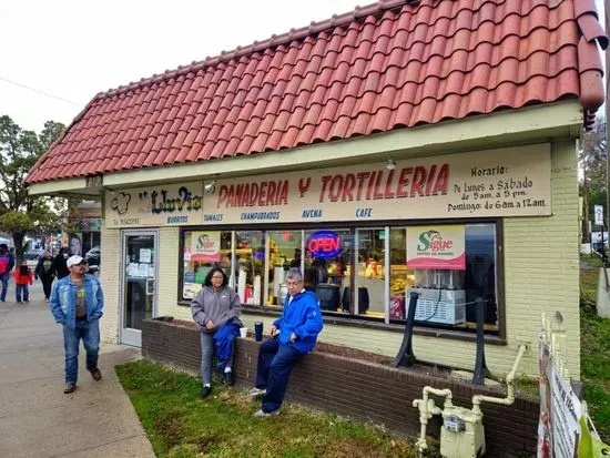 Lluvia Panaderia & Tortilleria