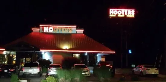 Hooters