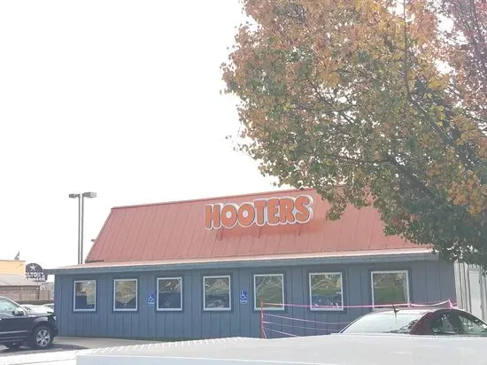 Hooters