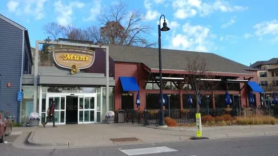 Wayzata Bar & Grill