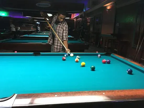 Snookers' Pool & Pub