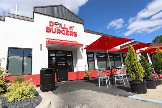 Doll n' Burgers - Tecumseh