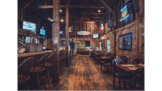 Moore's Tavern & Sports Bar