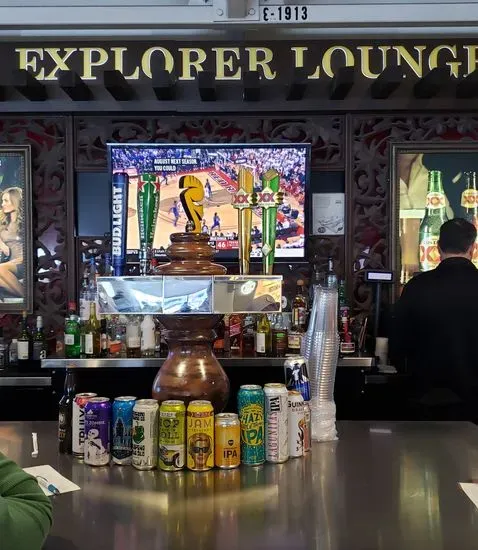 Explorer Lounge