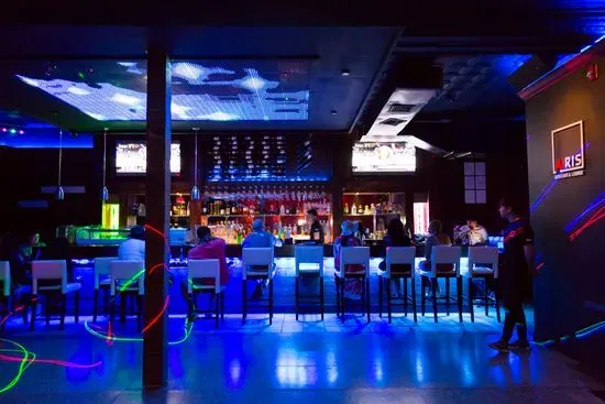 Airis Bar & Lounge