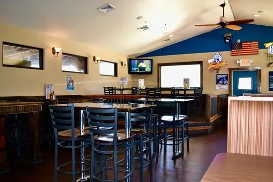 Sidelines Sports Bar & Grill