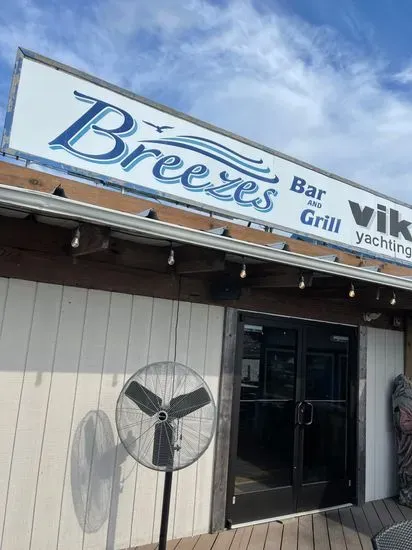 Breeze's Dock Bar & Grill