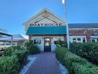 Boathouse Bar & Grill