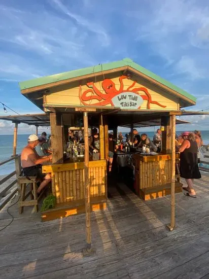 High Tide Lounge & Tiki Bar