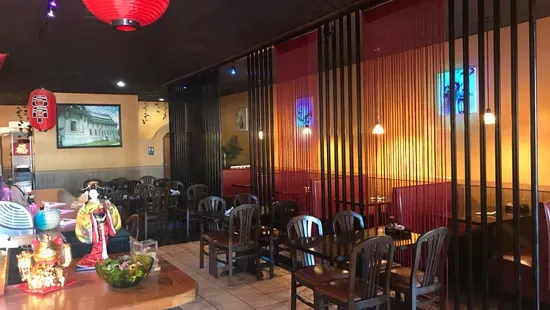 Lin's Asian Bistro