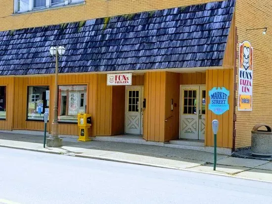 Fox's Pizza Den