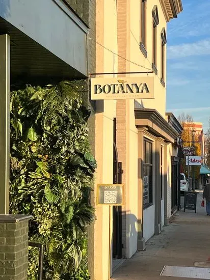 Botanya Restaurant & Bar