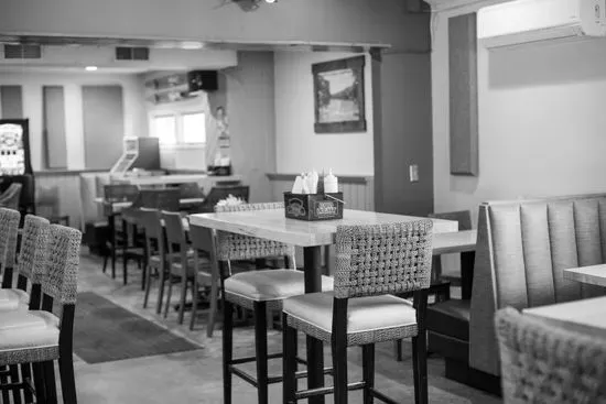 Thirsty Otter Tavern and Resort