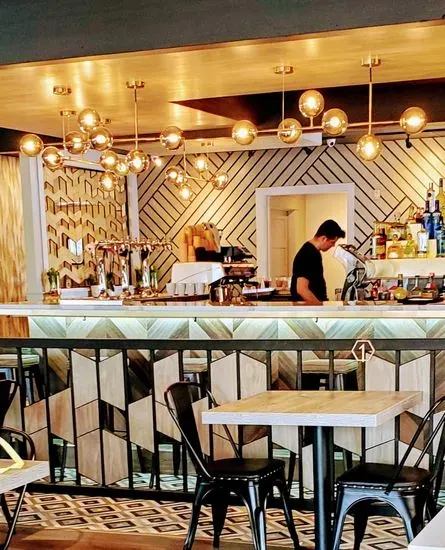 M&T CAFE & BAR