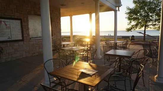 Ferch's Beachside Grille