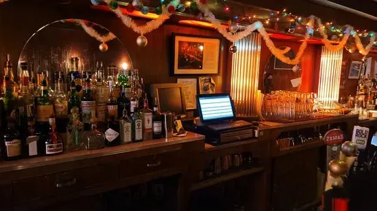 Kelly's Bar & Lounge