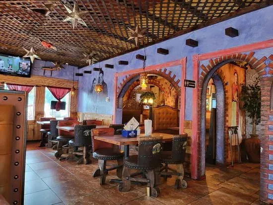 Los Gallos Mexican Restaurant and Cantina