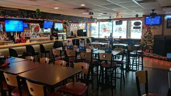 The Locker Room Bar & Grill - Broadview Heights, OH