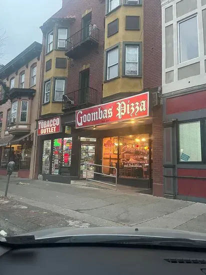 Goombas Pizza