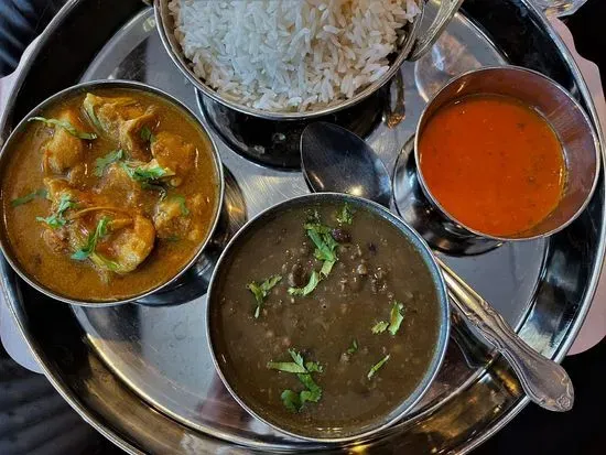 Everest Café | Nepalese & Indian Cuisine