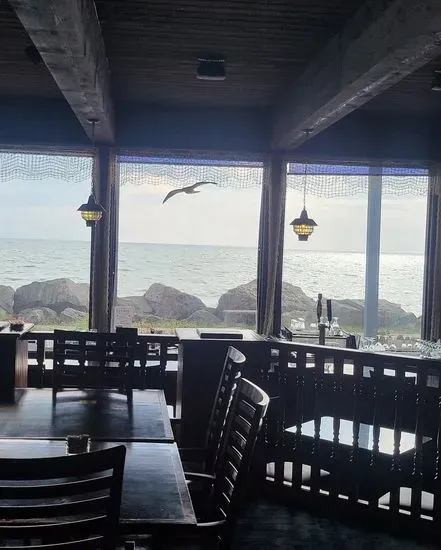 Water's Edge Restaurant