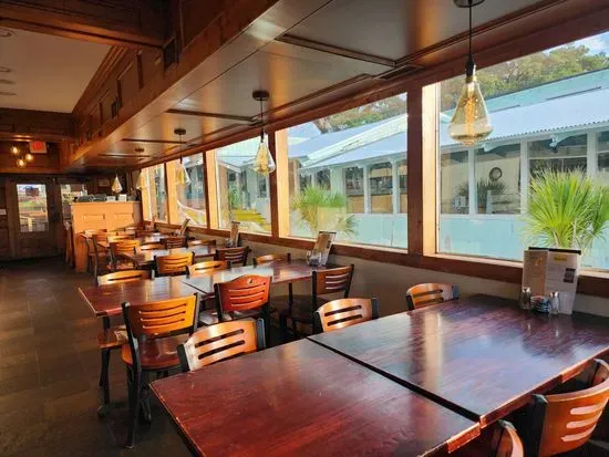 Seabrisa's Waterfront Seafood Restaurant