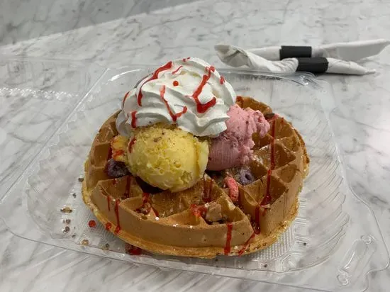 Hooyos Ice Cream and Cafe Halal