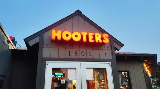 Hooters