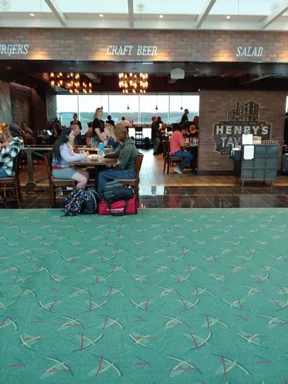 Henry's Tavern - Portland Airport