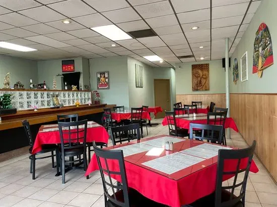 Mai's Restaurant