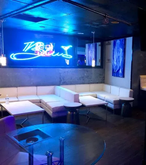 Blu lounge & club