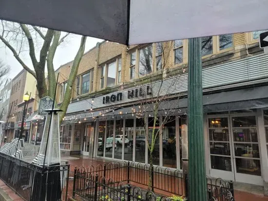 Iron Hill Brewery & Restaurant