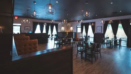 LJ's Bistro & Bar