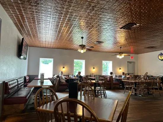 Village Pizzeria Of Amery