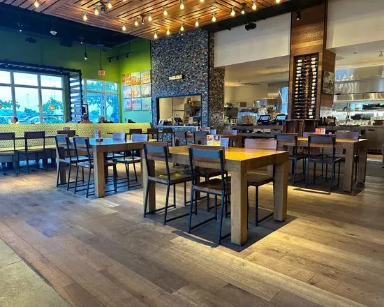 California Pizza Kitchen at Ka Makana Ali’i