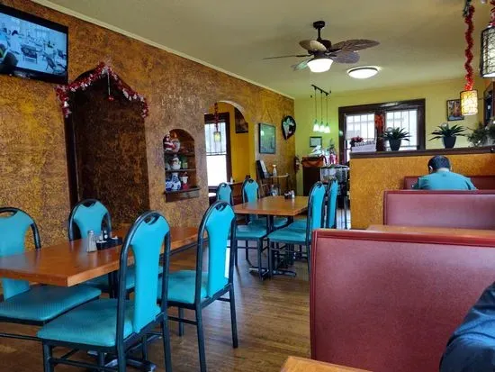 La Plaza Restaurant