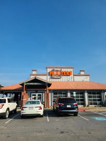 Hooters