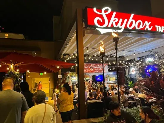 Skybox Taphouse: Sports Bar